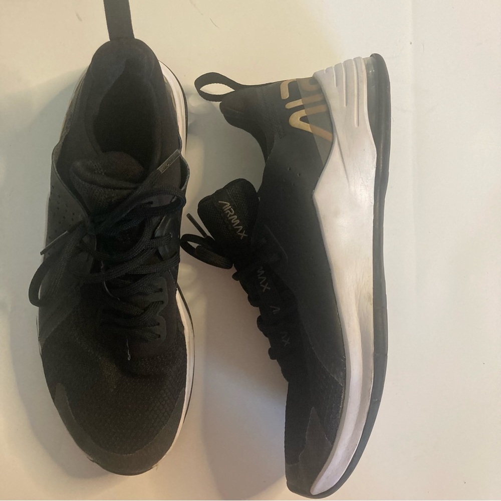 Nike Women’s Air Max Bella TR3 Black and Gold Sneakers Size 7